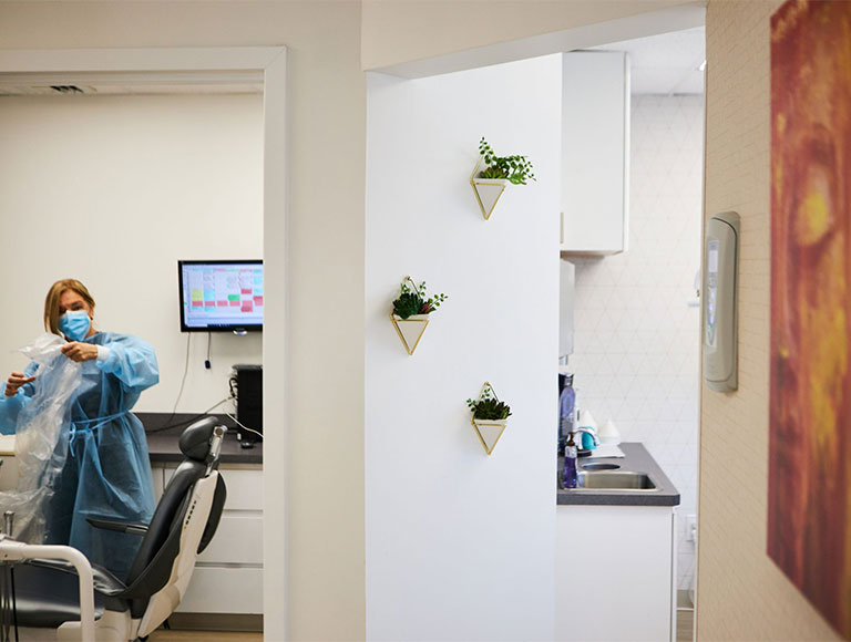 https://familydentistnewrochelle.com/office-2.jpg